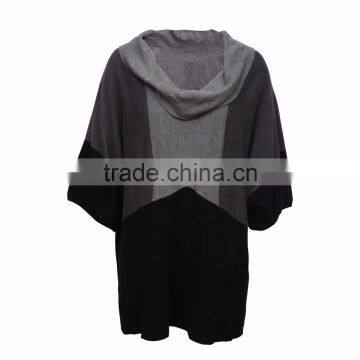 Women's color block knitted garment with loose turtle neck and half sleeves