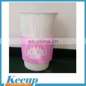 Wholesale promotional custom logo BPA free white ceramic mugs low price with silicone band