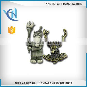 China factory supply metal custom die struck lapel pin in brass