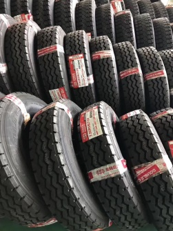 825R16 Two lines Truck Tyre