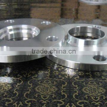 Universal wheel hub adapter for alloy wheel