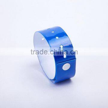 Top grade design one time use fabric wristband