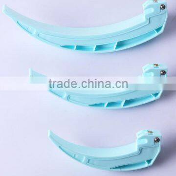 Disposabale laryngoscope blade-bulb type
