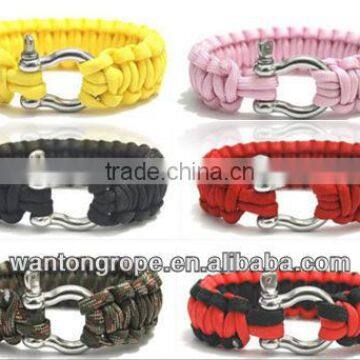 The Prerequisite Product For Outdoor Camping Survival Paracord Bracelet