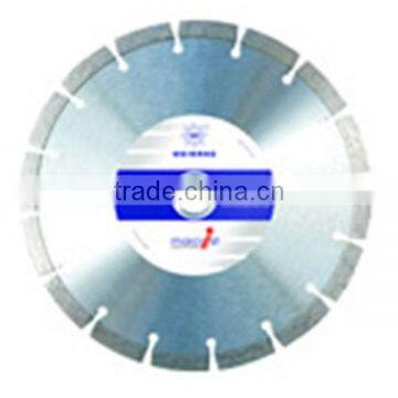 Segmented diamond blade for dry cutting