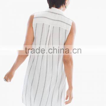 Women's Collared Button-front Sleeveless Shirt photo-2