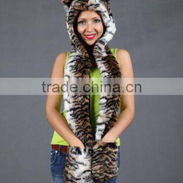 Tiger Printed Scarf With Zipper Pocket Gloves