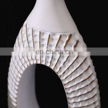 Nordic Custom Wedding Artwork White Exquisite Handmade Resin Flower Vase for Hotel Decor
