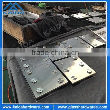 Stainless steel fin plate bracket with flush blot fixing