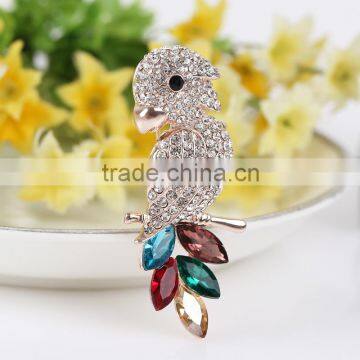 Fashionable wedding invitation handmade wholesale rhinestone brooch