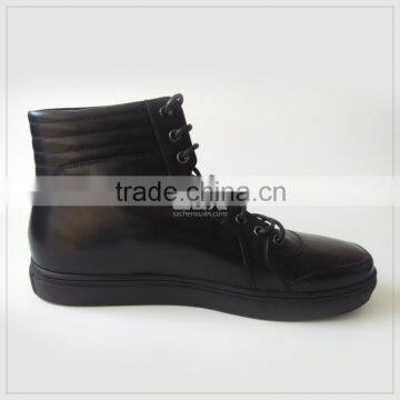 NEW ARRIVAL OF MEN LEATHER SNEAKER