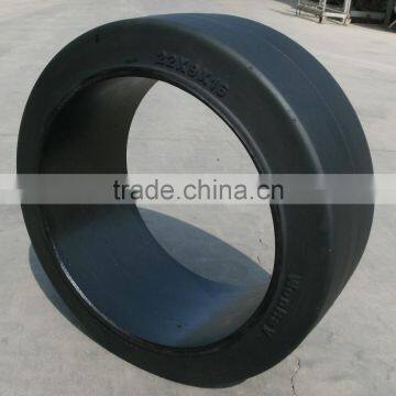 HOT SALE PRESS ON SOLID TIRE 28X16X22 SMOOTH PATTERN Forklift Tire 28X16X22 With LOW PRICE photo-4