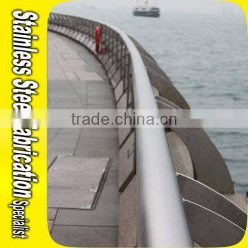 Outdoor Floor Mounting Stainless Steel Highway Aluminum Guardrail photo-2