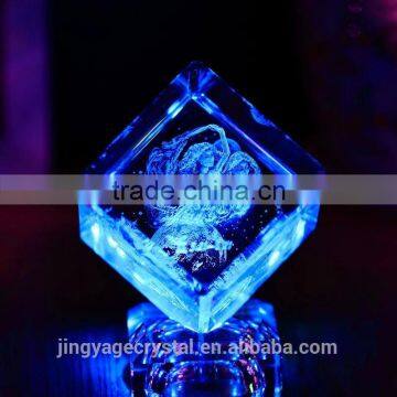 2016 Newest inner 3d laser crystal cube with led base