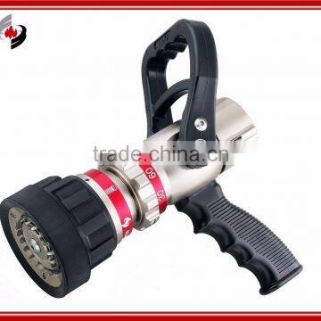 Adjustable flow hose nozzle with gun