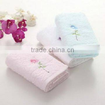 wholesales customized jacquard embroidery hand towels