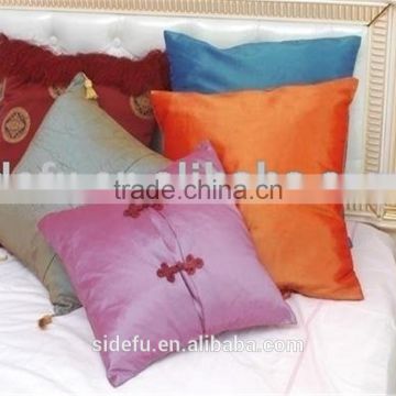 China Supplier Bottom Price Embroidery Cushion