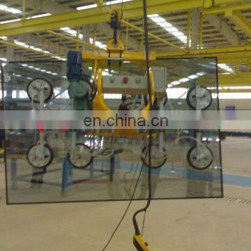 Tilt glass vacuum lifter