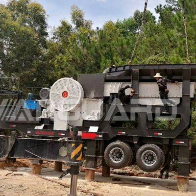 Quarry Granite Limestone Cobble Gold Ore Rock Stone Mobile Jaw Crusher Plant photo-2