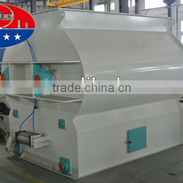 Poultry feed mixing machine