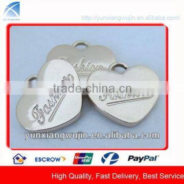 CD8922 New Arrival Shiny Gold Engraving Metal Heart Pendants