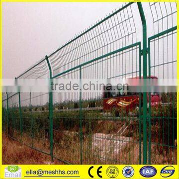 Highway Fence photo-2