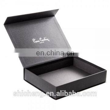 Luxury magnetic closure gift box/cardboard gift box with foam insert