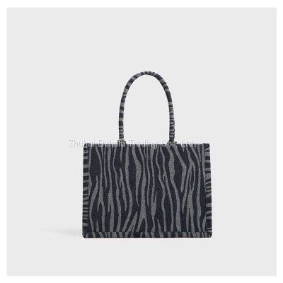 2023 Spring New Commuter Tote Bag Portable Underarm Bag Female Large Capacity Canvas Bag photo-5