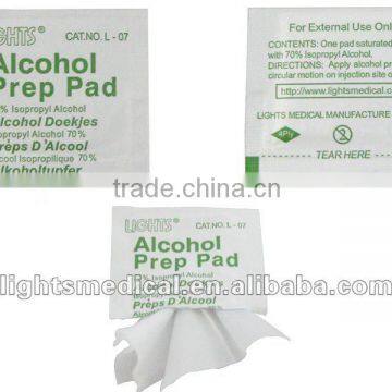 Sterile isopropyl alcohol pad L 07