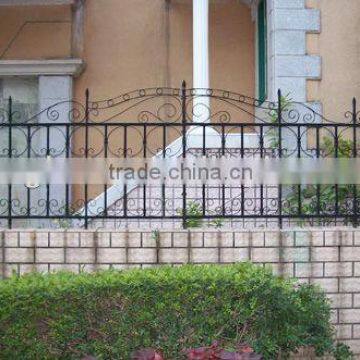 2015 hot galvanized handmade cheap iron fence