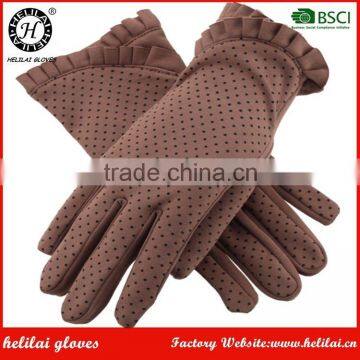 Wholesale Best Price Winter Ladies Printed Fabric Gloves with Ruffle Cuff