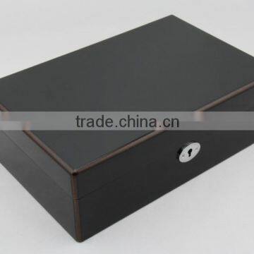 High quality wooden jewelry box with key lock