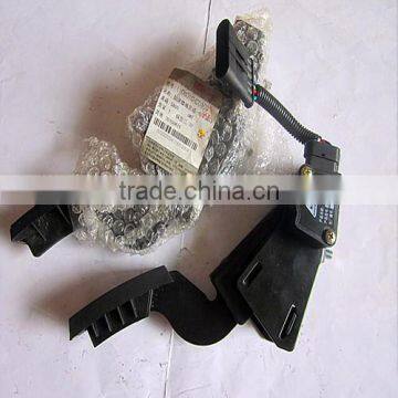 The accelerator pedal assembly- electronic throttle/1108010-C0103