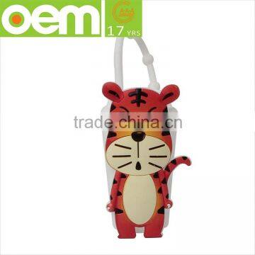 new multi style 3d animal shaped outdoor travel portable hanging silicone mini hand sanitizer holder                        
                                                Quality Choice