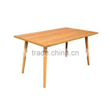 T009 10 people round folding table