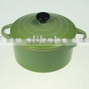 Stoneware casserole Round shape with black lid