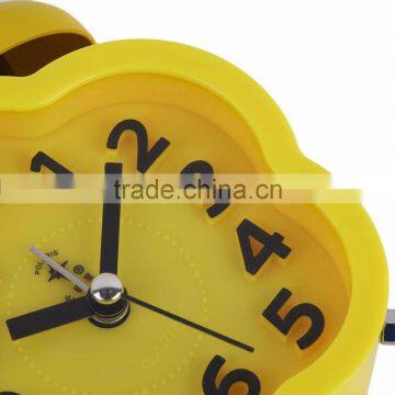 2016 Pentagram/Round Shape Student Children Bedside Bed Mute Table Cute Alarm Clock Essential Home Clock Small Size Two Color photo-3