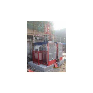 Custom Red 1000kg Twin Cage SC200 Goods Material Personnel Hoist with Hot Dipped Zinc