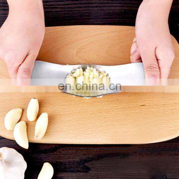 High Quality Creative Kitchen Tools Multifunction Garlic Press