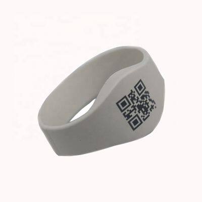Personalized Waterproof 13.56mhz Rfid Silicone Bracelet Rubber Rfid Gym Wristband photo-5