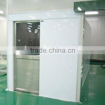 Clean room air shower for many people with auto sliding doors