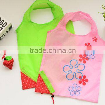 Factory direct! 2016 new drawstring strawberry shape custom plastic shopping bag