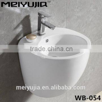 Round ceramic wall hung basin for bathroom