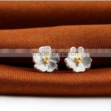 Fashion Elegant Women Cute Gold Silver Plated Daisy Flower Crystal Stud Earrings