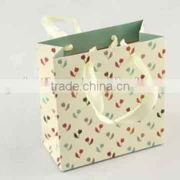Shopping Paper Bag With Heart Pattern/Printed Foldable Gift Bag photo-2