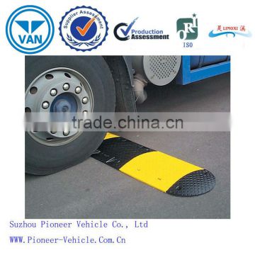 2014 portable steel speed bump road speed bump traffic speed bump with large loading capacity