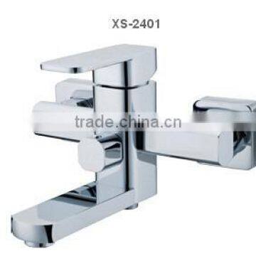 Classical Hot and Cold bathtub faucet