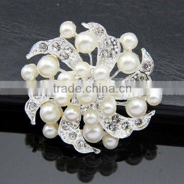 Fashion Jewelry Imitation Pearls Floral and Silver-Tone Crystal Brooch Pin