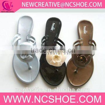 high quality top brand beach thong women flip flop PVC slipper with flower