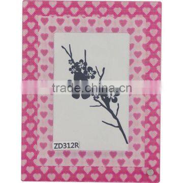 Plastic 3D frame with heart pattern ZD312R